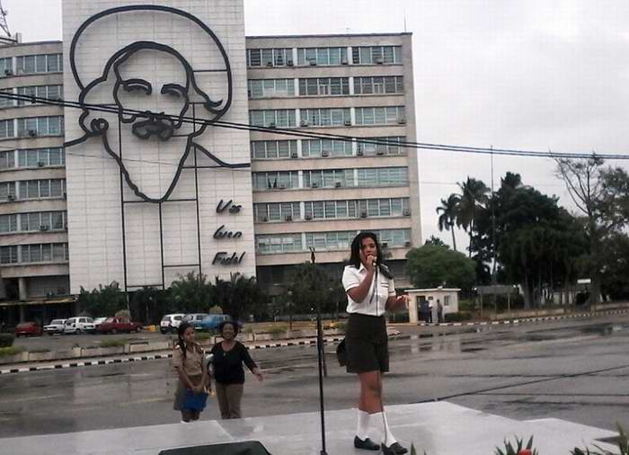 Tributo en La Habana al comandante Camilo Cienfuegos. Fotos: Carlos Serpa Maceira Tributo en La Habana al comandante Camilo Cienfuegos. Fotos: Carlos Serpa Maceira