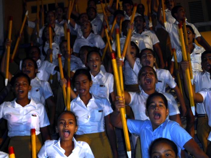 Pioneros destacados en el asalto simb�lico al antiguo cuartel Moncada, hoy Ciudad Escolar 26 de Julio. Foto: Carlos Sanabia