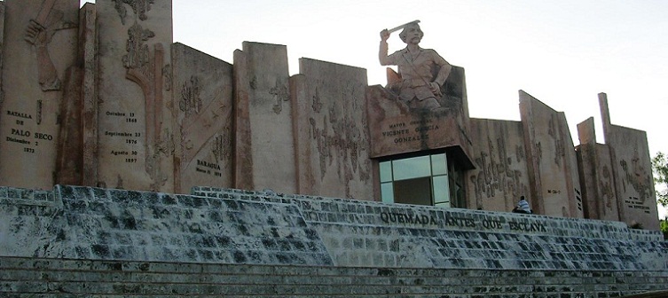 Los tuneros de celebraciones por el 26 de Julio 