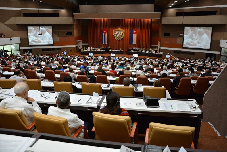Sin el Diputado Fidel, pero con él Sin el Diputado Fidel, pero con él
