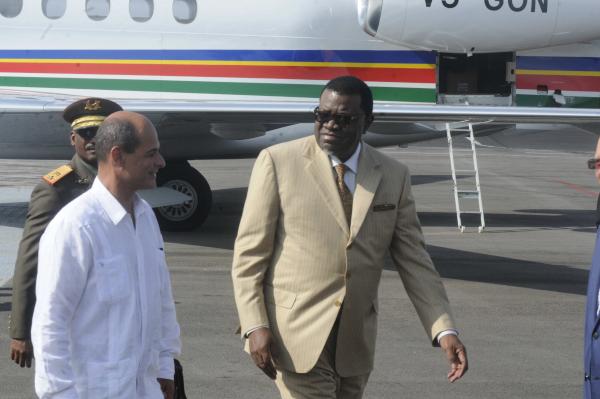 Le président de la Namibie arrive à Cuba en visite officielle
