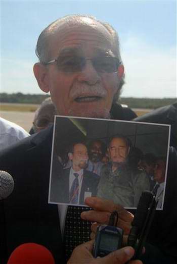 Presidente del Consejo Regional de Martinica, Alfred Marie-Jeanne a su llegada al aeropuerto Antonio Maceo de Santiago de Cuba. Tomado del Peri�dico Sierra Maestra