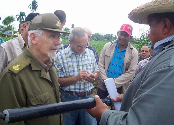 Cuban Vice-President checks works in water transfer canal