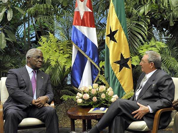 Raul Holds Talks with African Statesman