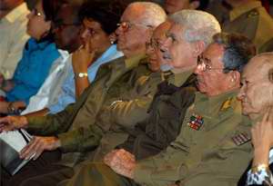 Raúl Castro en homenaje a Juan Almeida