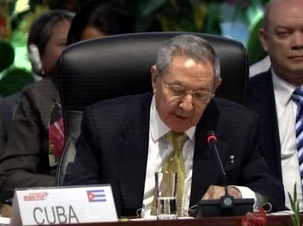 Ra�l Castro: Ayer fuimos colonia; podemos ser ma�ana una gran comunidad de pueblos estrechamente unidos