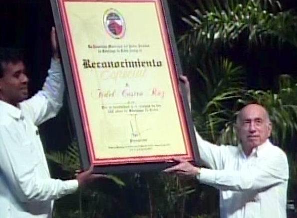 Reconoce Santiago de Cuba la heroicidad de Fidel y Raúl Castro