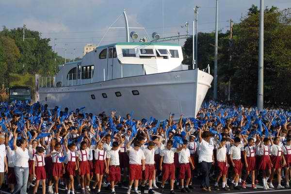 Pioneros cubanos encabezarán desfile y revista militar del 2 de enero