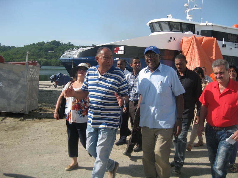 Recorre Valdés Mesa sitios de interés económico en  Santiago de Cuba 