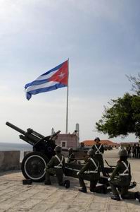 Salvas de artiller�a en el Morro-Caba�a