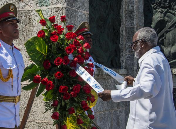 Namibian Leader Sam Nujoma Pays Tribute to Cuban Revolutionaries
