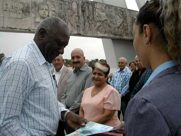 Otorgan a Fidel alta distinción del Poder Popular de Camagüey Otorgan a Fidel alta distinción del Poder Popular de Camagüey