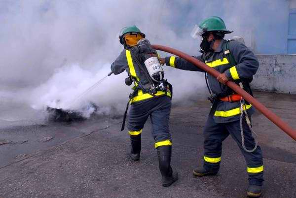 Simulacro de escape de gases t�xicos en Cienfuegos por el Meteoro. Foto AIN
