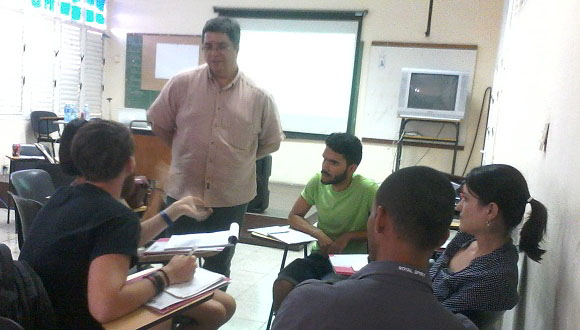 Afecta bloqueo de Estados Unidos a estudiantes del ISDI