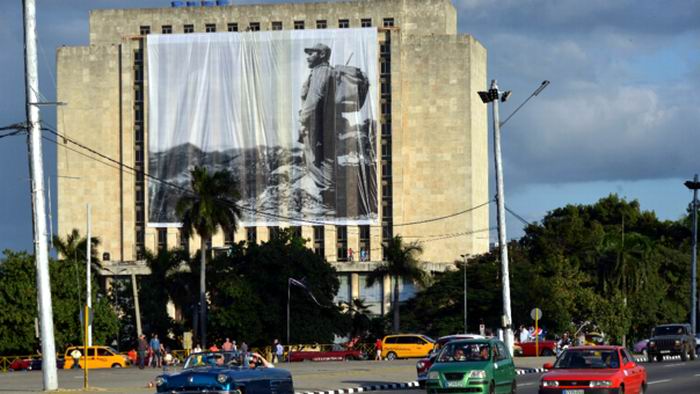 Una imagen del Comandante en Jefe Fidel Castro Ruz ha presidido durante estos días luctuosos los homenajes que se le han tributado a todo lo largo y ancho del país