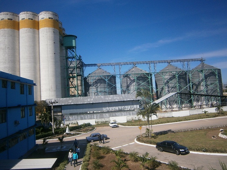 Trabajadores de Industrias al Primero de Mayo. Foto: Mireya Ojeda Cabrera