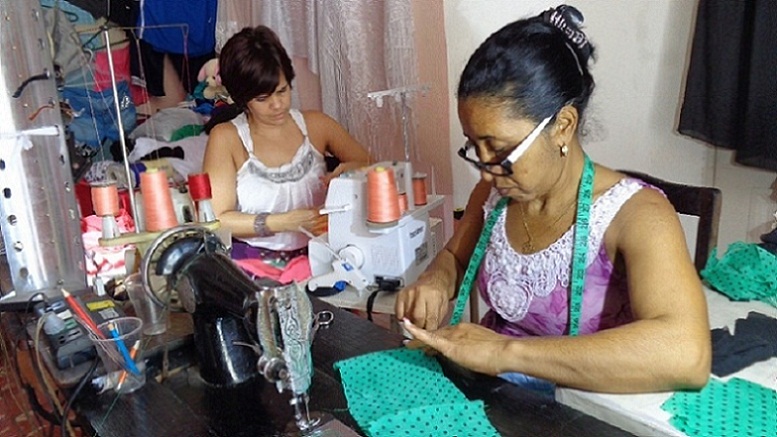 Nuevas regulaciones en Cuba para el trabajo por cuenta propia. Foto: Fernando Medina