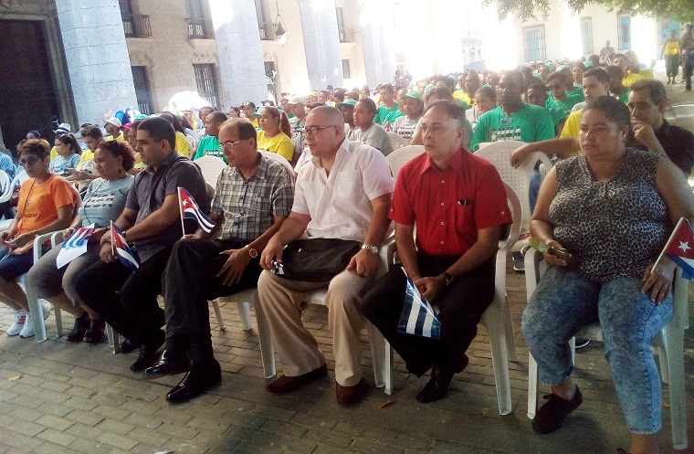 Jóvenes en La Habana recuerdan legado de Fidel Jóvenes en La Habana recuerdan legado de Fidel