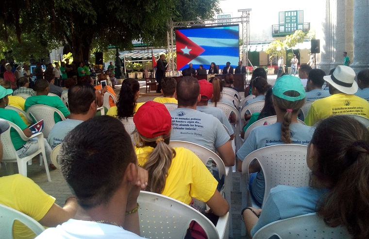 Jóvenes en La Habana recuerdan legado de Fidel Jóvenes en La Habana recuerdan legado de Fidel