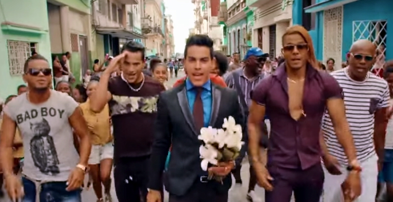 Arriba de lo mal hecho de Osmani Espinosa por La Charanga Habanera