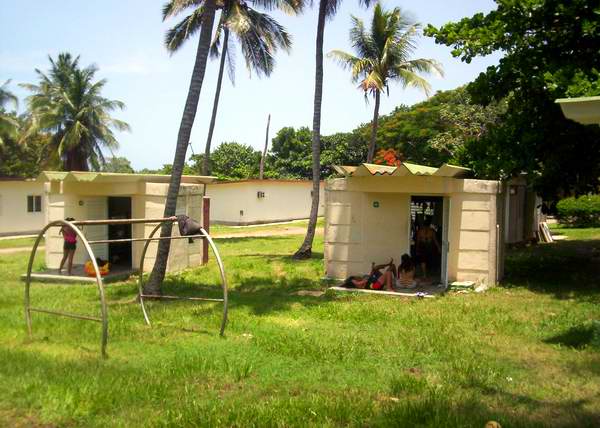 En el litoral norte de la provincia Mayabeque se ubican las bases de Campismo Popular Los Cocos, Las Caletas, El Abra y La Laguna. Fotos: Abel Rojas Barallobre En el litoral norte de la provincia Mayabeque se ubican las bases de Campismo Popular Los Cocos, Las Caletas, El Abra y La Laguna. Fotos: Abel Rojas Barallobre