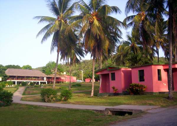 En el litoral norte de la provincia Mayabeque se ubican las bases de Campismo Popular Los Cocos, Las Caletas, El Abra y La Laguna. Fotos: Abel Rojas Barallobre En el litoral norte de la provincia Mayabeque se ubican las bases de Campismo Popular Los Cocos, Las Caletas, El Abra y La Laguna. Fotos: Abel Rojas Barallobre