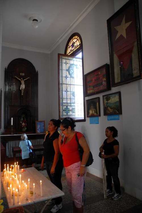 Capilla de Los Milagros en la Basílica Menor Santuario de Nuestra Señora de la Caridad del Cobre, situada a unos 22 kilómetros al noroeste de la ciudad de Santiago de Cuba, 9 de marzo de 2012. Foto: Miguel Rubiera.