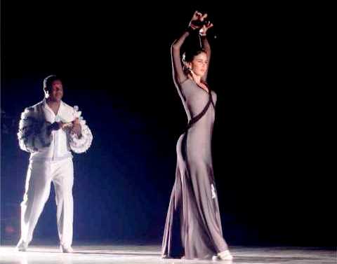 Carolina Pozuelo Montero, core�grafa y bailadora de la compa��a espa�ola �Antonio Gades�, est� de vuelta en el Teatro Principal de esta ciudad, como protagonista del reestreno de su obra �De La Habana vengo, a La Habana voy�. Foto Miozotis Fabelo Pinares