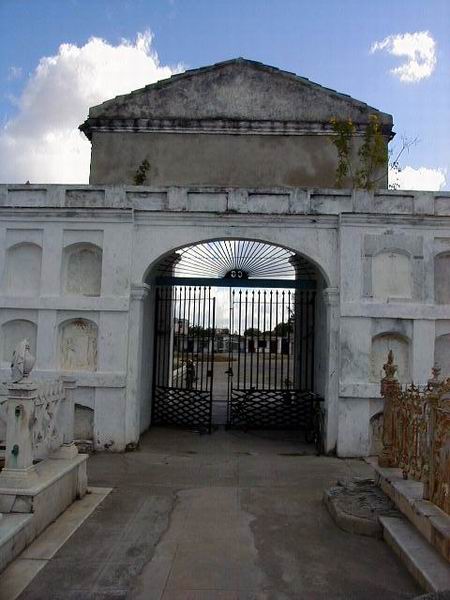 Cementerio de Reina de Cienfuegos. Foto: Mireya Ojeda