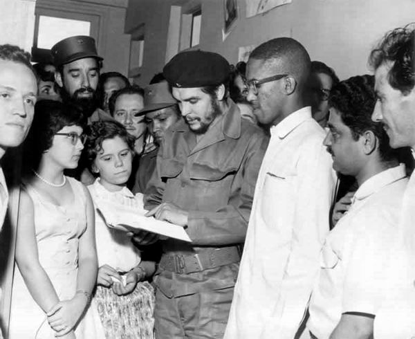 El Che publica en Verde Olivo el artículo Lucha contra el bandidaje