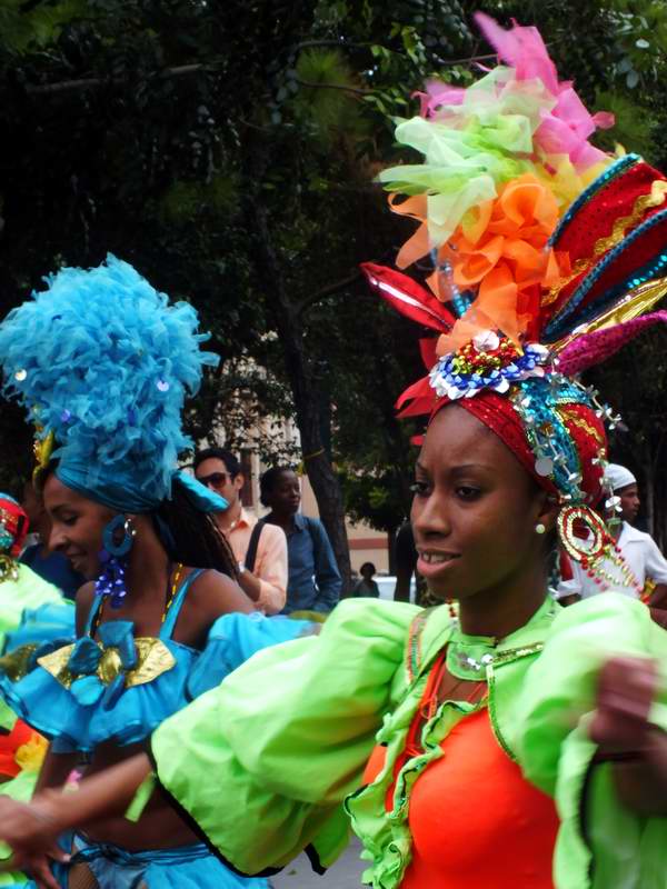Festival de la Juventud y los Estudiantes en la Habana a ritmo de conga