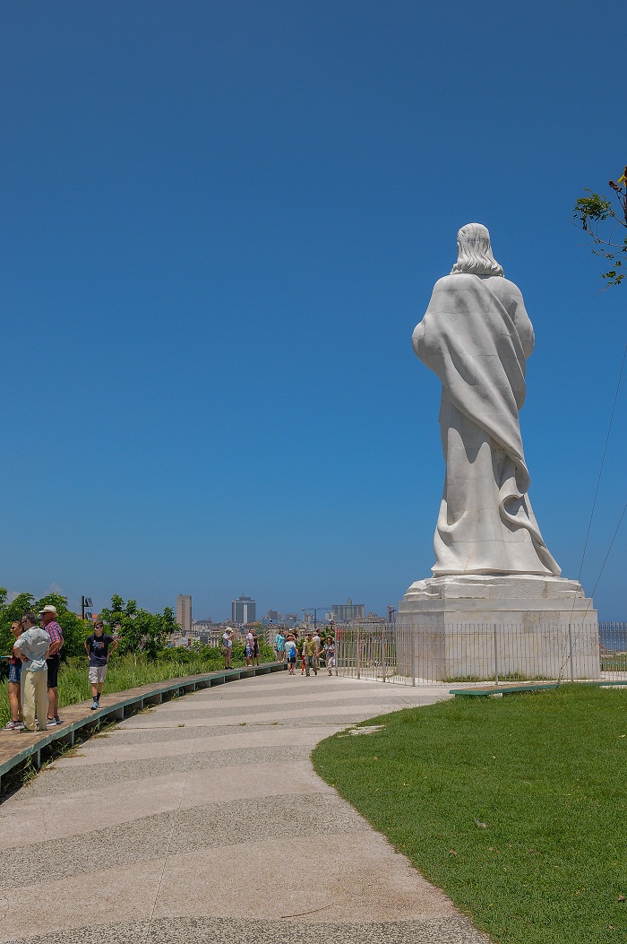 El Cristo que bendice La Habana 
