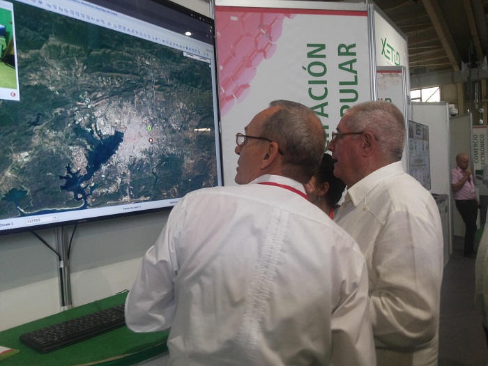 Recorre Viceministro primero de las FAR Feria Informática 2018 