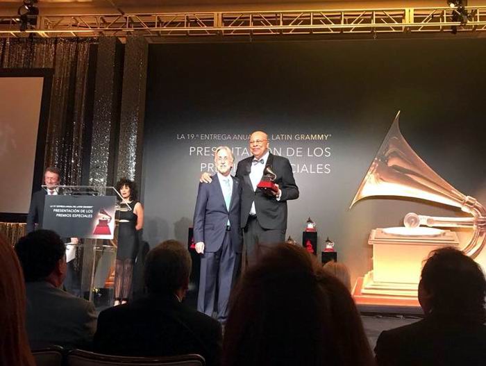 Chucho Valdés recibe el Premio Grammy Latino a la Excelencia Musical