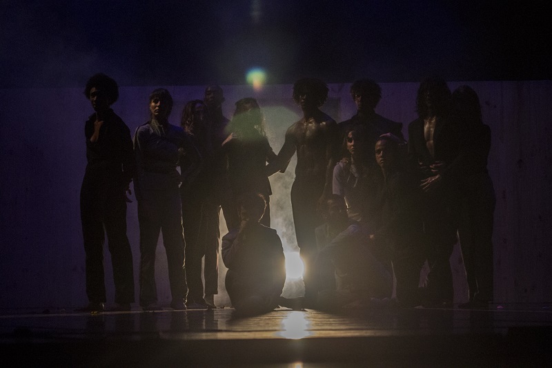 La Segunda Piel, se me antoja en un retrato de la danza a la sociedad