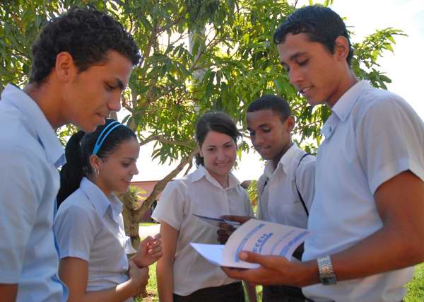 Estudiantes preuniveristarios Estudiantes preuniveristarios