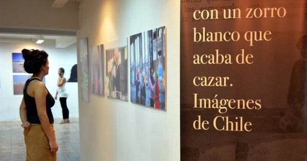 Un Chile visto por la lente de artistas emergentes en la Casa