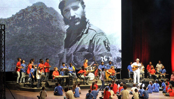 Evo conmemora labor del líder cubano Fidel Castro Evo conmemora labor del líder cubano Fidel Castro