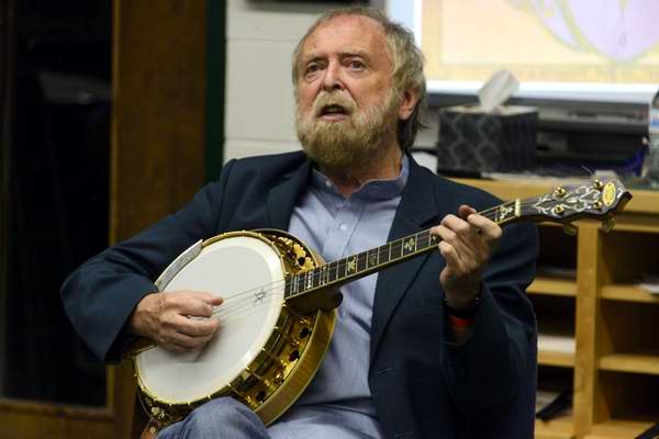 Por primera vez Cuba el músico y folclorista irlandés Mick Moloney