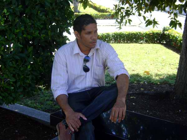 Frank David, the Cemetery and my Journalistic Instinct Frank David, the Cemetery and my Journalistic Instinct