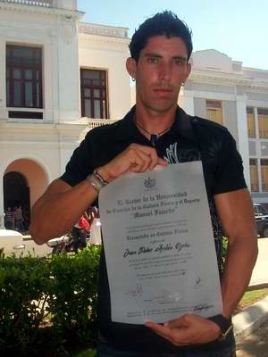 En Cienfuegos nuevos Licenciados. Foto Mireya Ojeda En Cienfuegos nuevos Licenciados. Foto Mireya Ojeda