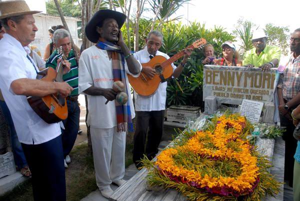 En Lajas, su rincón querido, está la tumba de Benny Moré, declarada Monumento Nacional en noviembre de 2009