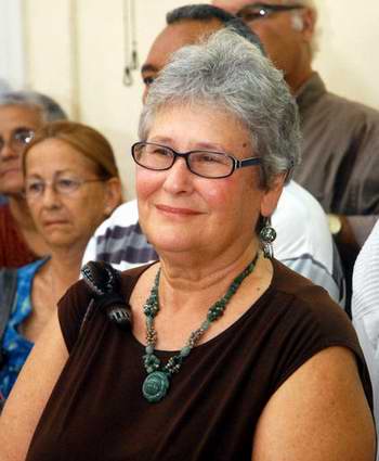 Karen Lee Wald, destacada luchadora, educadora, activista y colaboradora periodística, recibió la Distinción "Félix Elmuza" que otorga la Unión de Periodistas de Cuba (UPEC), en la sede de la organización, en La Habana, el 4 de julio de 2012. AIN FOTO/Oriol de la Cruz ATENCIO Karen Lee Wald, destacada luchadora, educadora, activista y colaboradora periodística, recibió la Distinción "Félix Elmuza" que otorga la Unión de Periodistas de Cuba (UPEC), en la sede de la organización, en La Habana, el 4 de julio de 2012. AIN FOTO/Oriol de la Cruz ATENCIO