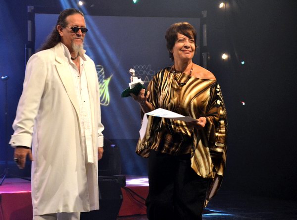 En Cine el Gran Premio Caracol de No Ficci�n le fue otorgado a la obra �Hay un grupo que dice��, de Lourdes Laura Prieto P�rez-Casta�eda. Foto Abel Rojas Barallobre