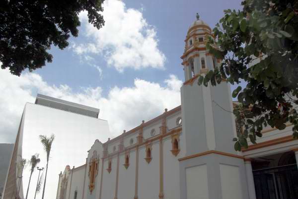 Nuevo Mausoleo para El Libertador Simón Bolívar Nuevo Mausoleo para El Libertador Simón Bolívar