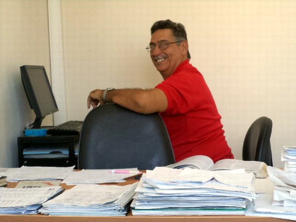 Bajo su gran personalidad natural y sencilla, Miguel A. Torres L�pez ha dedicado m�s de treinta a�os de su vida al noble ejercicio de la pedagog�a; esa que cultiva y forma a seres para la vida. Foto: Cortes�a del entrevistado