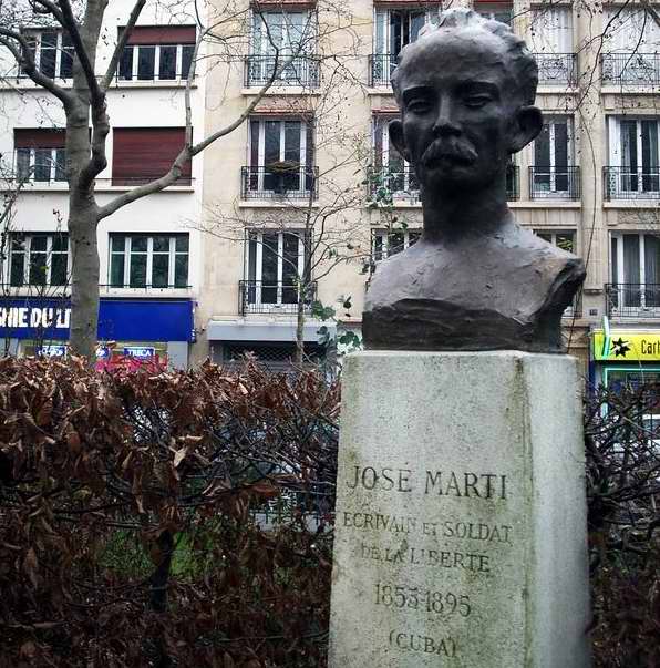 Plaza José Martí en París
