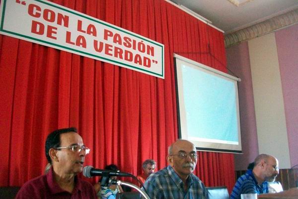 Debaten periodistas cienfuegueros c�mo ser m�s profesionales