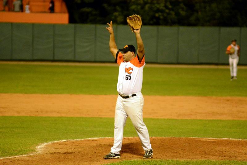 Alberto Bisset, lanzador de Villa Clara. Foto: Osvaldo Guti�rrez