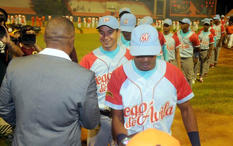 Los avile�os fueron superiores en la noche del retiro de Borrero. (Foto: Ram�n Barreras Vald�s)